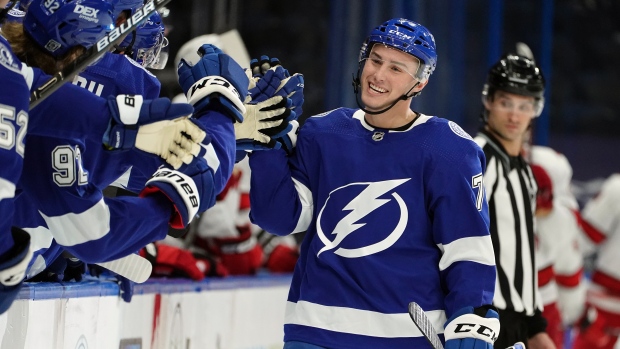 Ross Colton scorer to ganger, Lightning forbereder seg på en seiersrekke på fire kamper